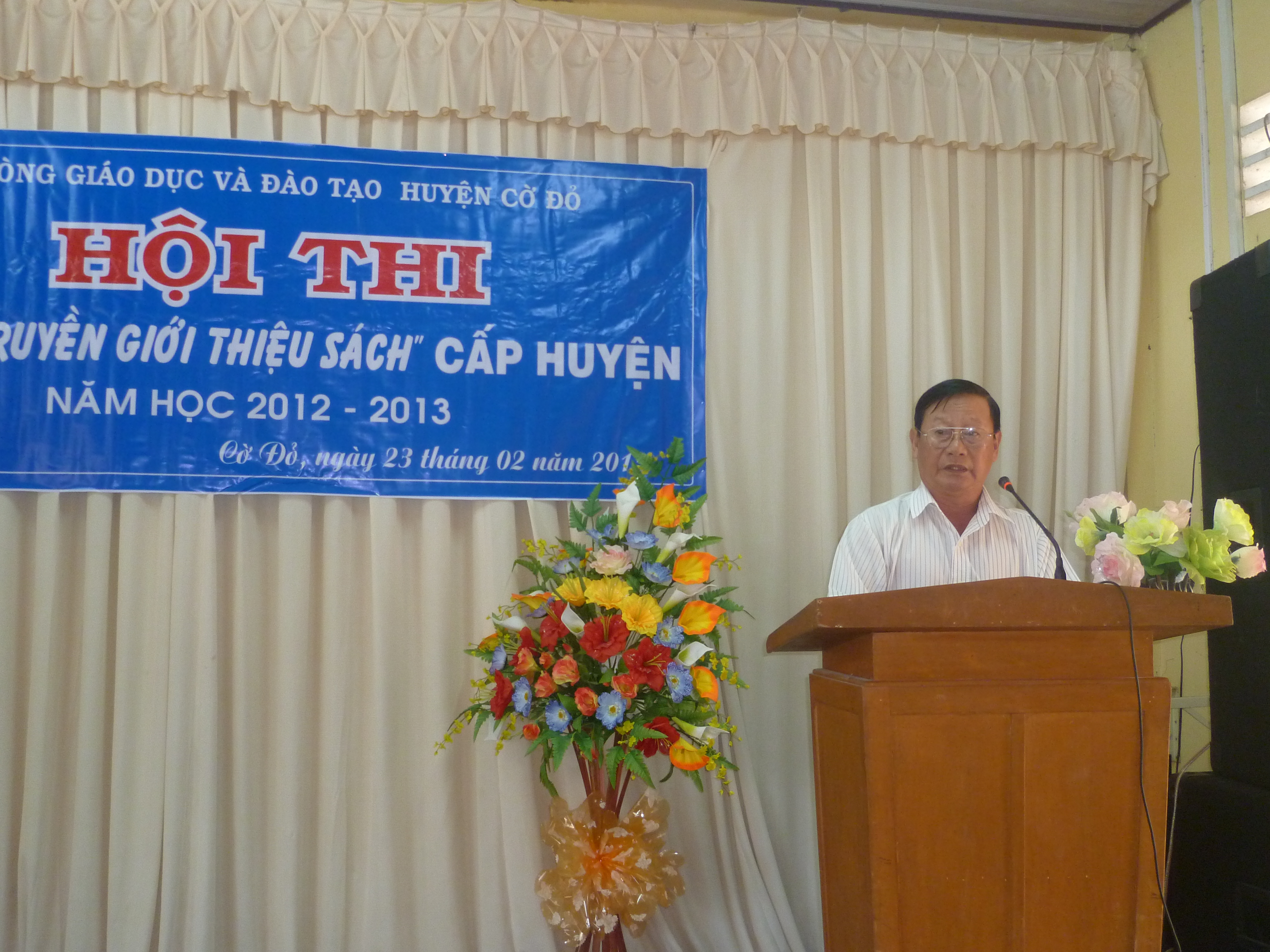 Tổ chức thi Tuyên truyền giới thiệu sách cấp huyện năm học 2012-2013