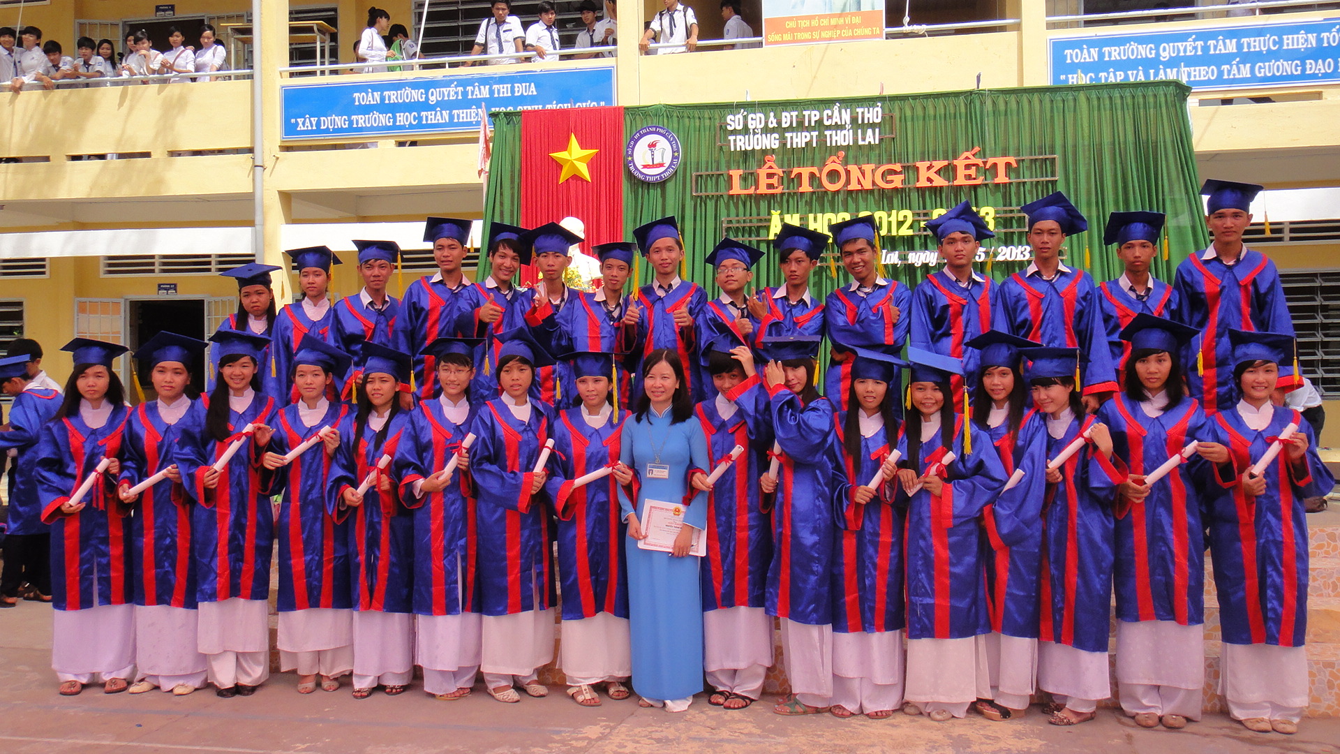 Lễ tổng kết năm học 2012-2013