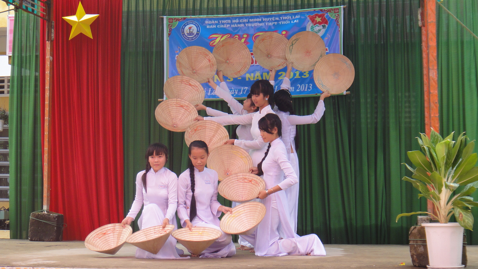 Hội thi tiếng hát học sinh trung học trường THPT Thới Lai lần 3 năm 2013
