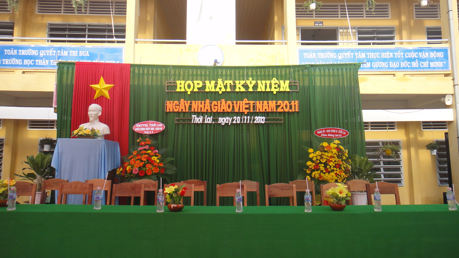 Họp mặt kỷ niệm ngày Nhà giáo Việt Nam 20-11