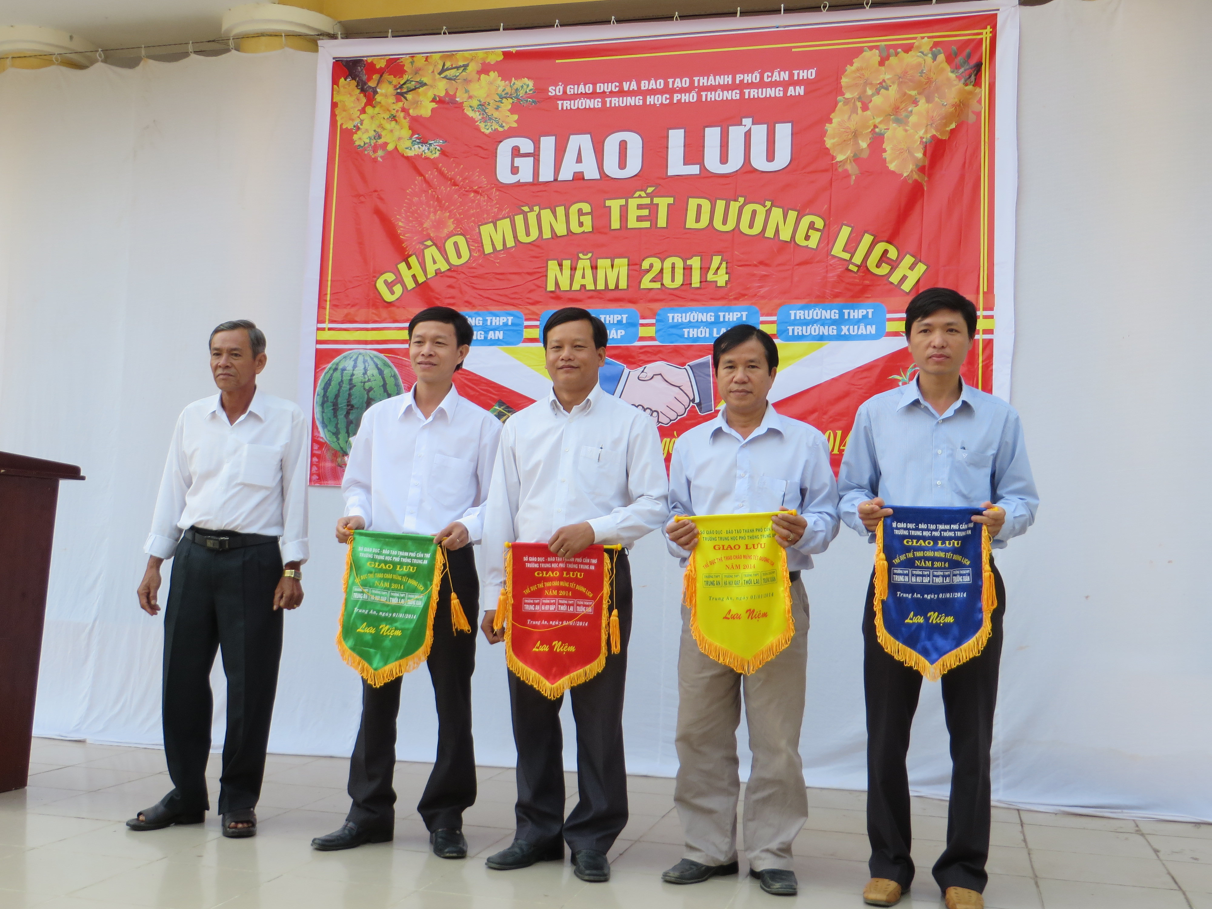 GIAO LƯU TRAO ĐỔI KINH NGHIỆM