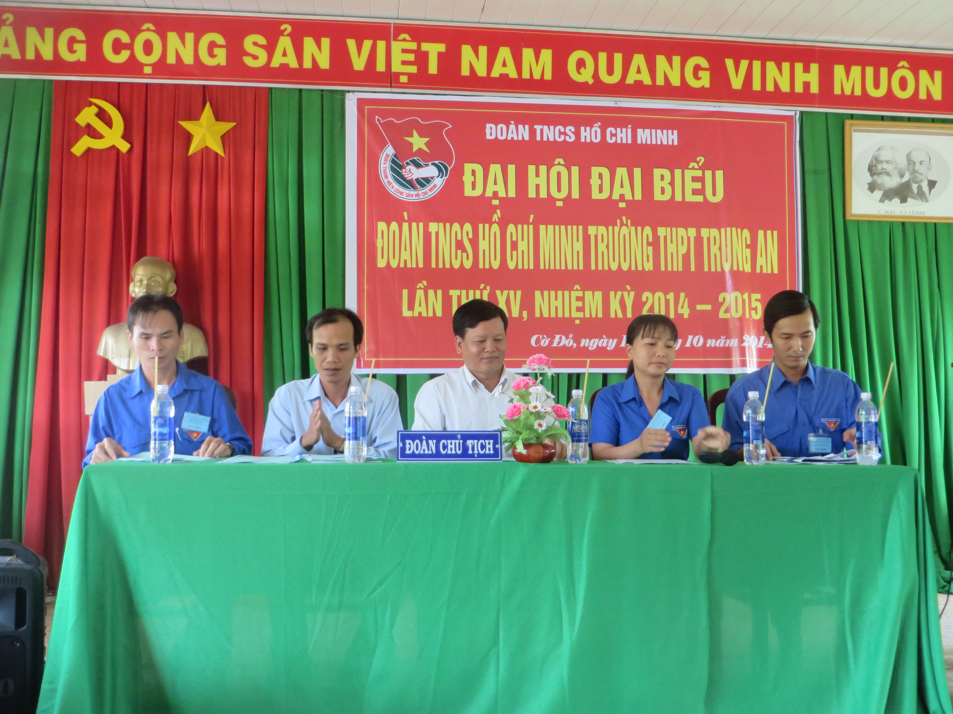 MỘT SỐ HÌNH ẢNH TIÊU BIỂU TRONG ĐẠI HỘI ĐẠI BIỂU- ĐOÀN THCS HỒ CHÍ MINH - TRƯỜNG THPT TRUNG AN - LẦN XV, NHIỆM KỲ  2014- 2015